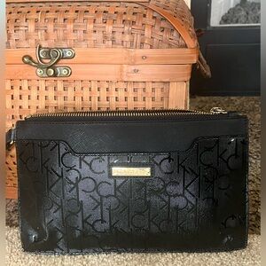 Calvin Klein Black Clutch 🌼
